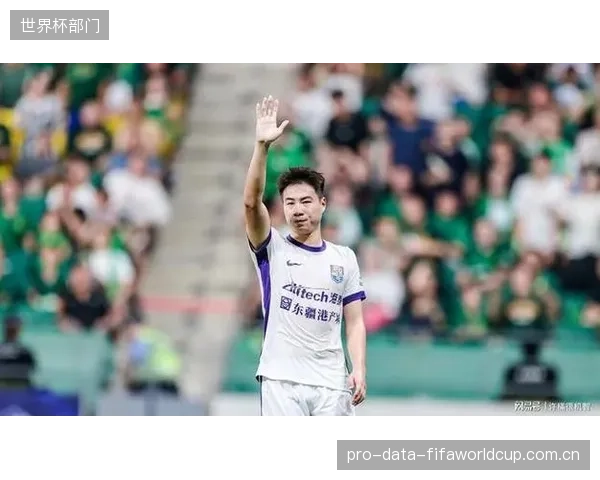 津门虎防守球员阅读比赛能力强,拦截后能迅速发动有效进攻。 津门虎防守球员阅读比赛能力强,拦截后能迅速发动有效进攻。